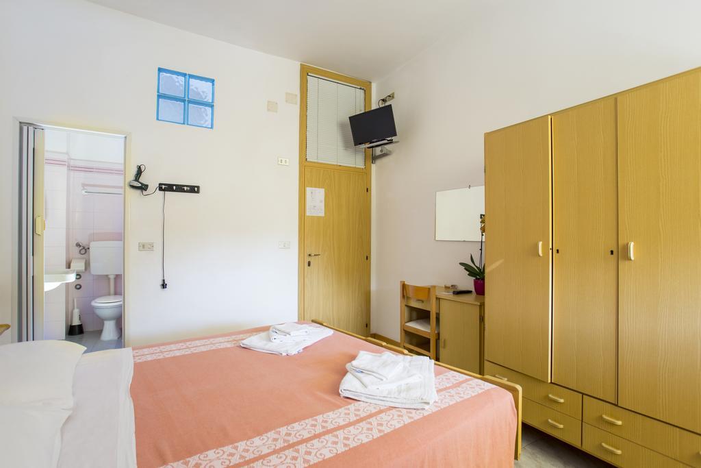 Hotel Lugano Каттоліка Номер фото